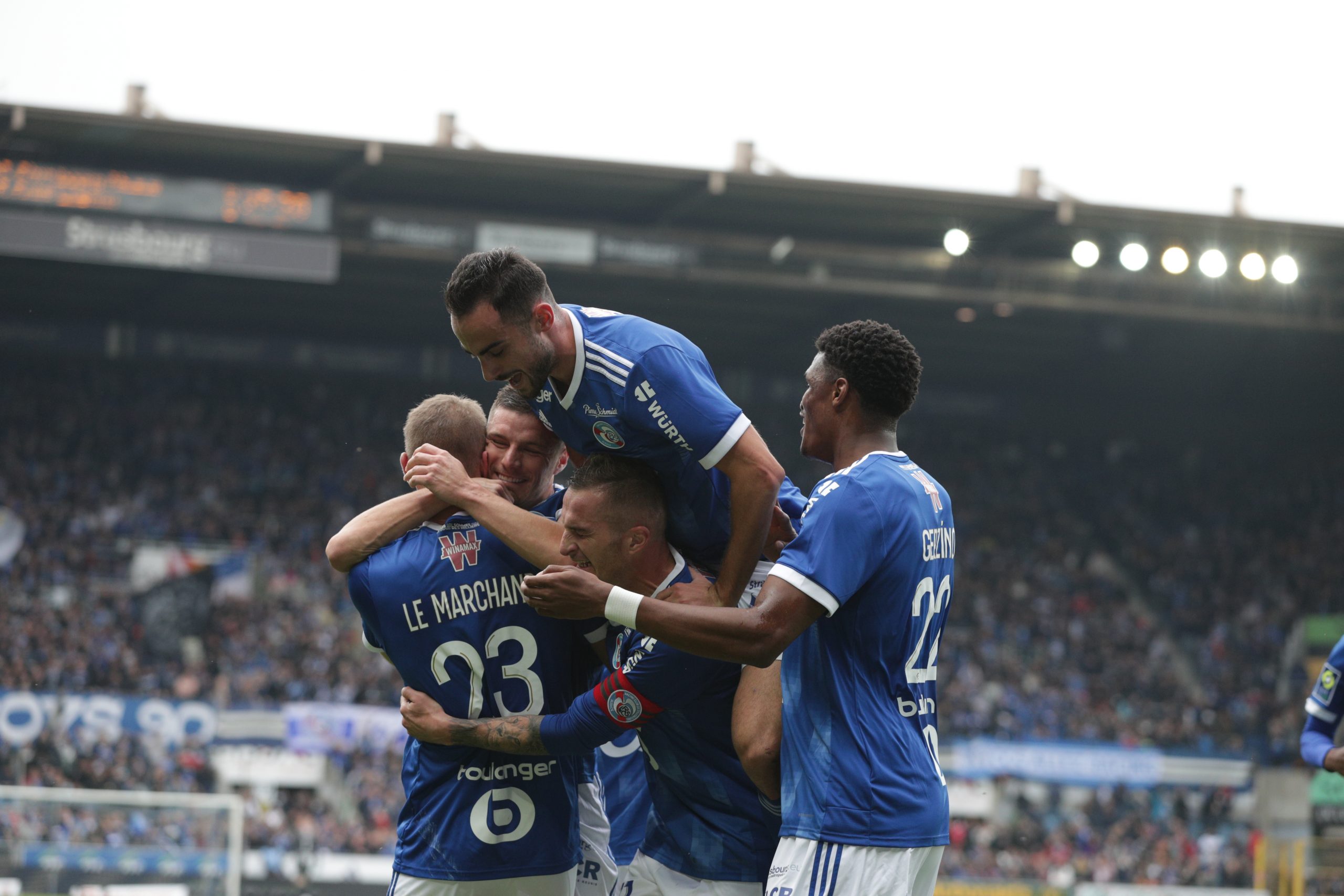 Football Abroad: Racing Club de Strasbourg Alsace v Vendée Luçon Football -  The Tilehurst End