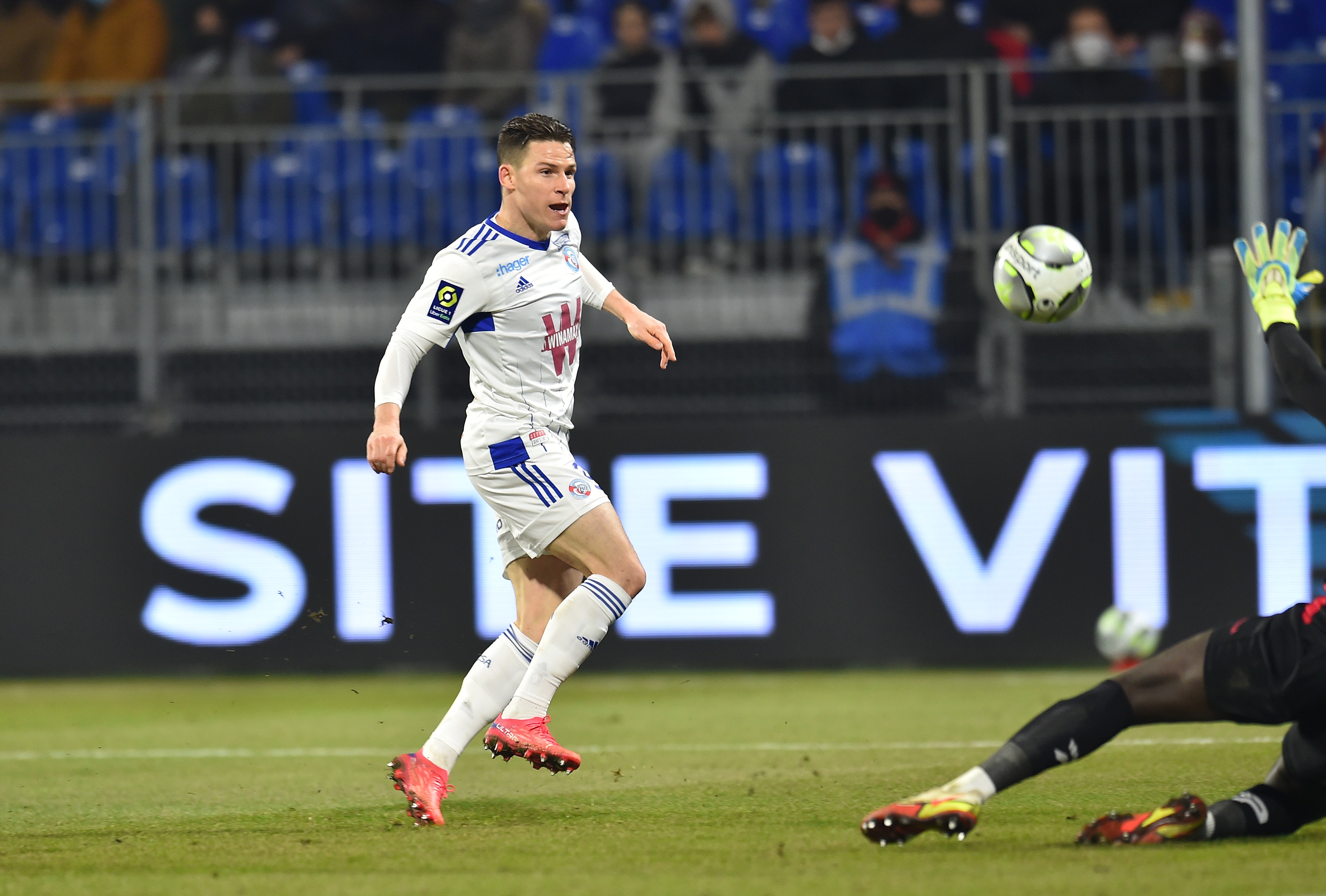 But Kévin GAMEIRO (49' - RCSA) FC LORIENT - RC STRASBOURG ALSACE (1-2)  23/24 