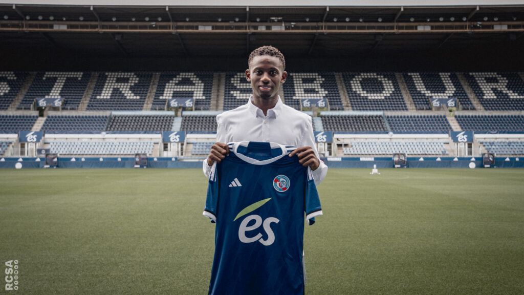 Discover the home shirt for the 23-24 season - Racing Club de Strasbourg  Alsace